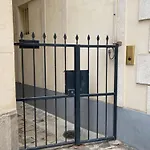Splendid Studio Apartment - Near Eiffel Tower